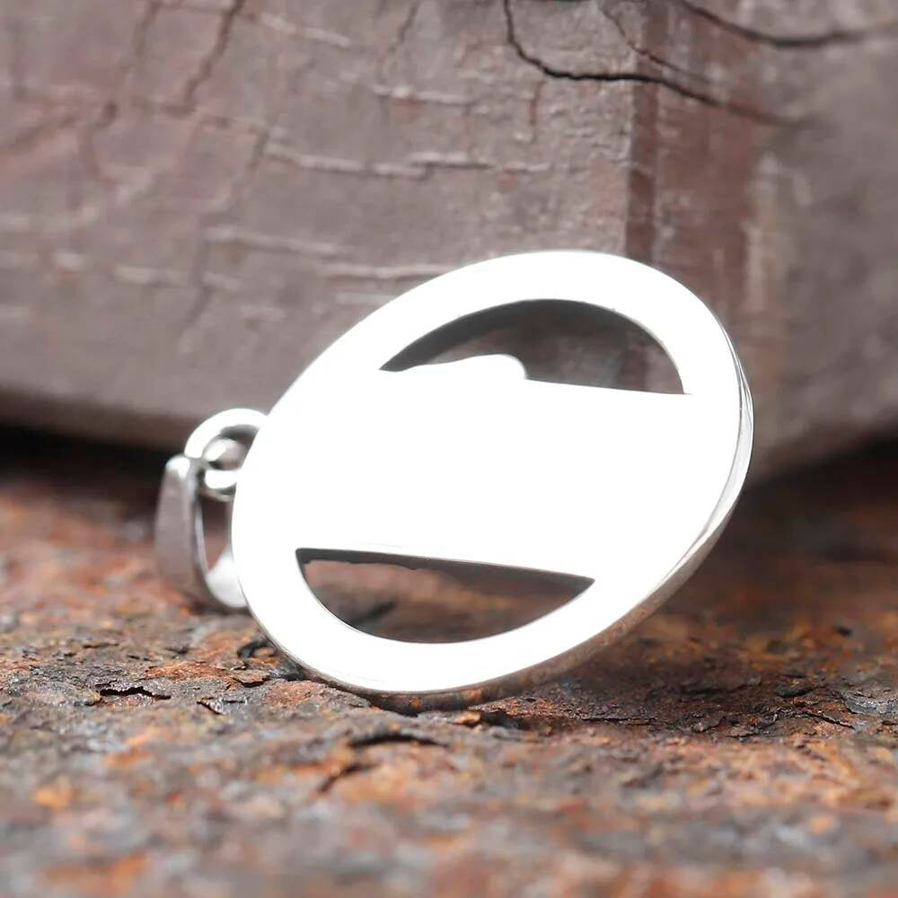 St. Christopher Medallion Necklace – Stainless Steel Protection Pendant for Travelers