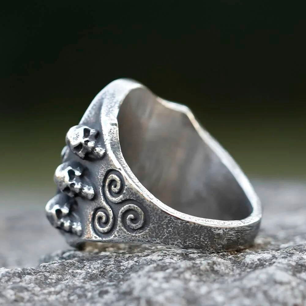 Sinister Demon Skull Signet Ring – 316L Stainless Steel Gothic Statement