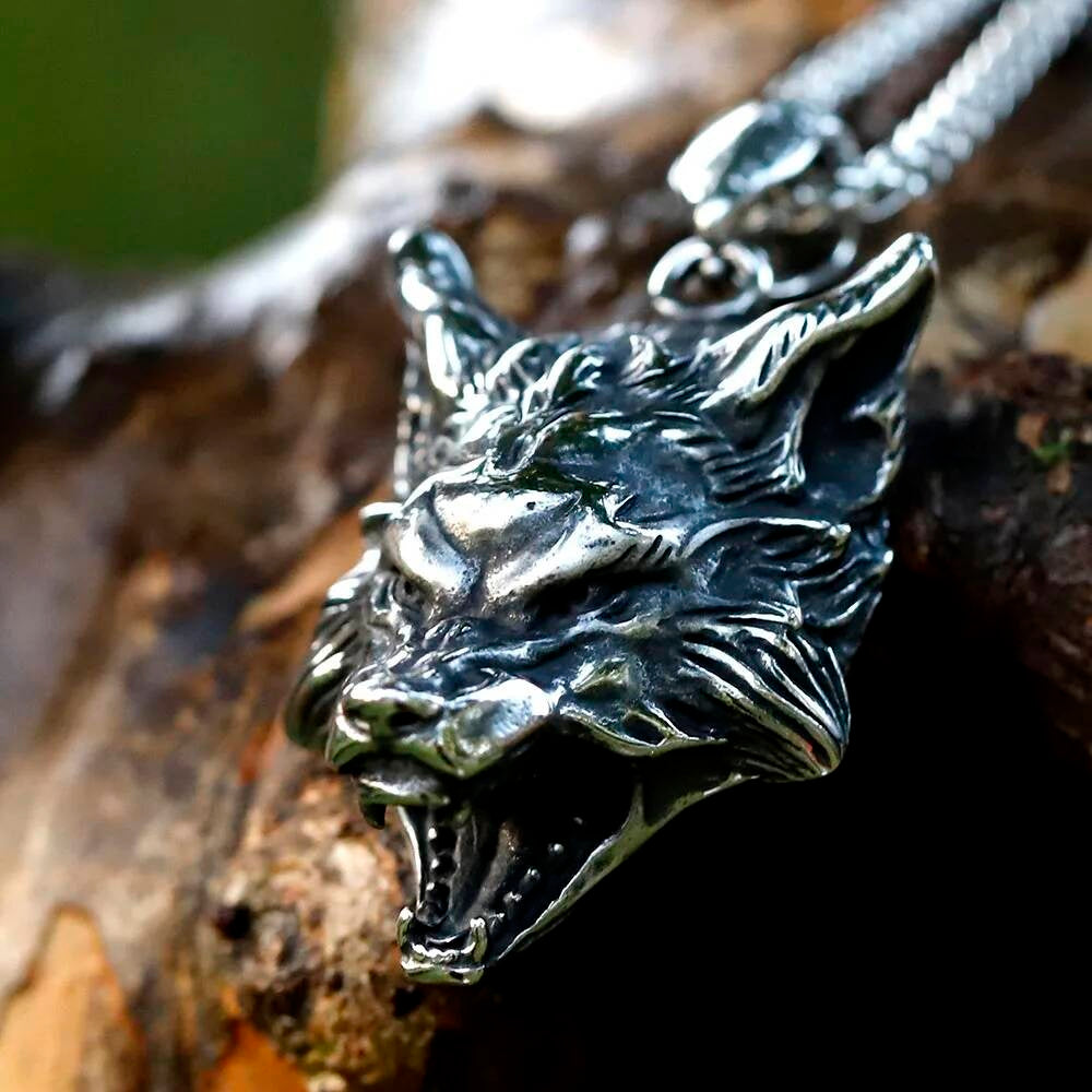 Wolf Head Pendant Necklace – Fierce Stainless Steel Wolf Pendant for Men