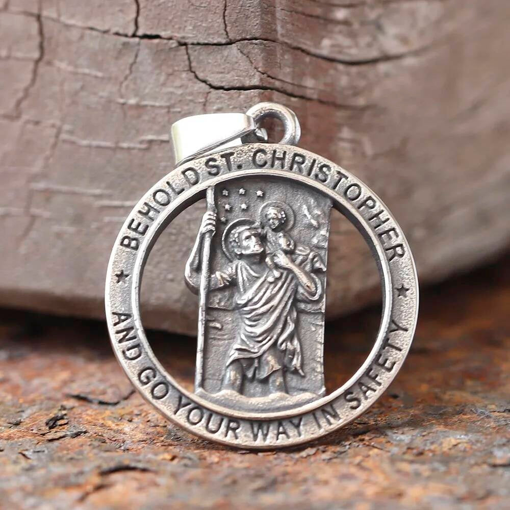 St. Christopher Medallion Necklace – Stainless Steel Protection Pendant for Travelers