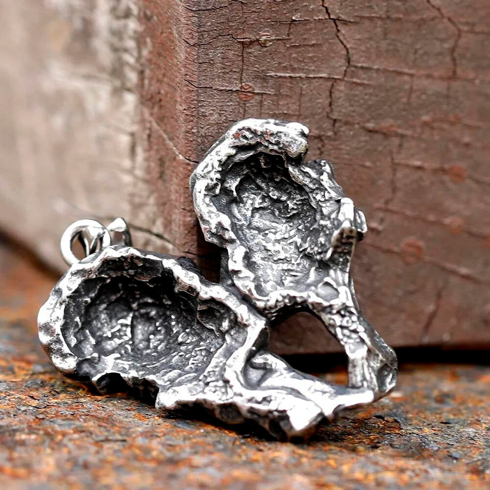 Lovers' Embrace Heart Pendant – Symbol of Eternal Love and Connection