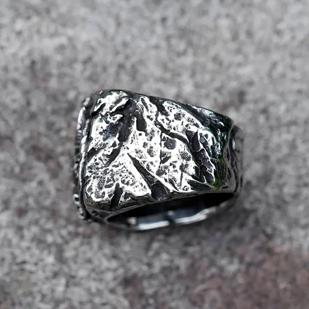 Skull and Ram Horn Ring - Gothic Stainless Steel Men's Biker Jewelry