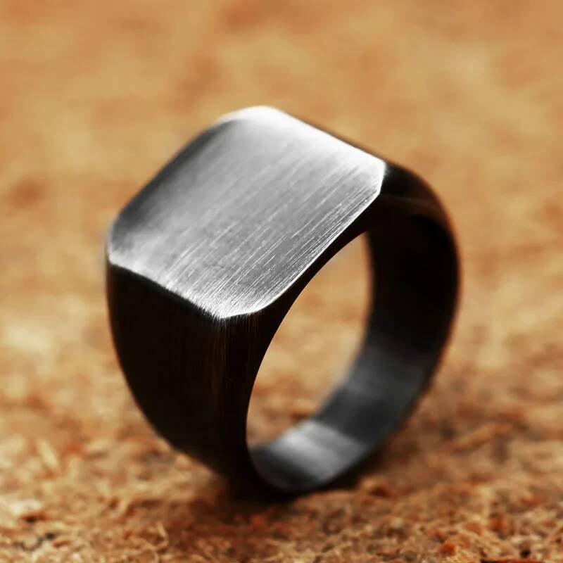 Vintage Signet-Style Ring – 316L Stainless Steel Classic Band