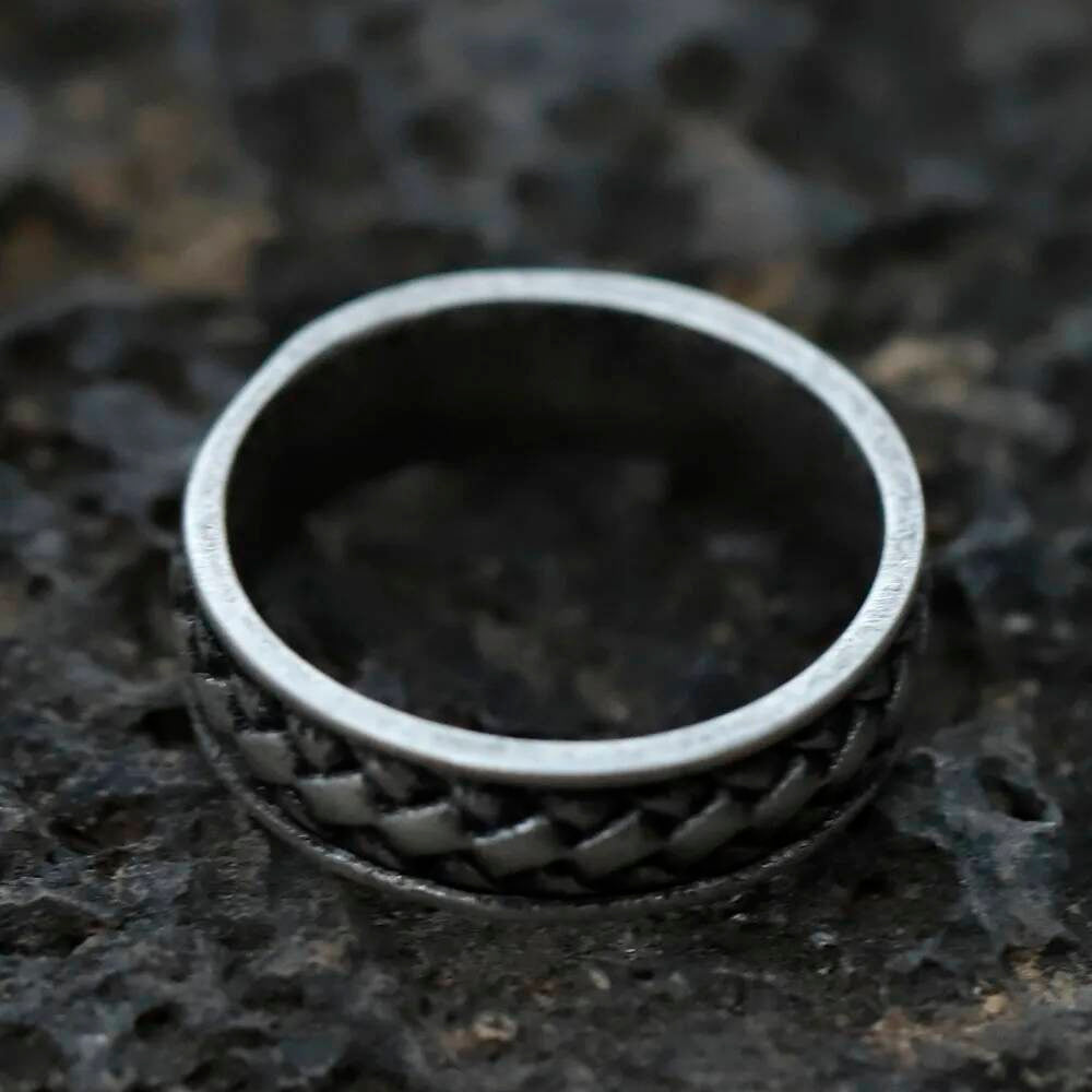 Minimalist Viking Knot Ring – 316L Stainless Steel Unisex Fashion Band