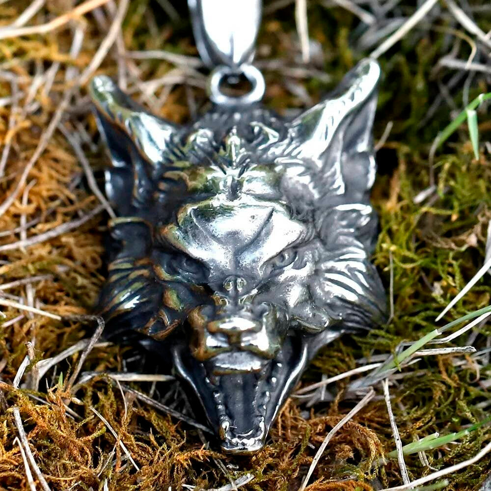Wolf Head Pendant Necklace – Fierce Stainless Steel Wolf Pendant for Men
