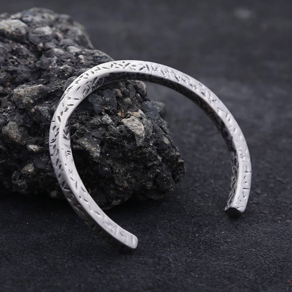 Hammered Texture Cuff Bracelet – Minimalist 316L Stainless Steel Open Bangle for Men & Women