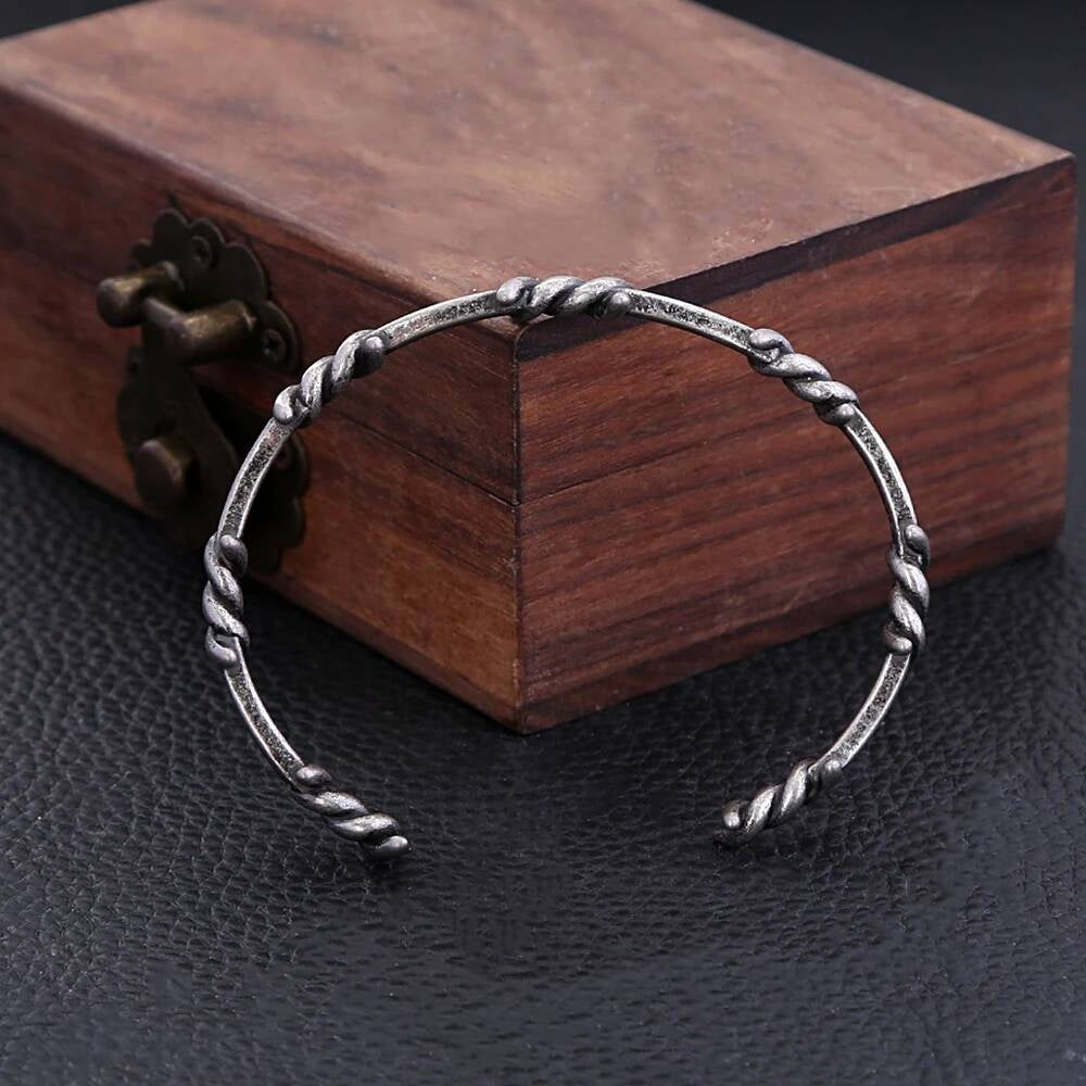 Vintage Twisted Rope Cuff Bracelet – 316L Stainless Steel Open Bangle for Men