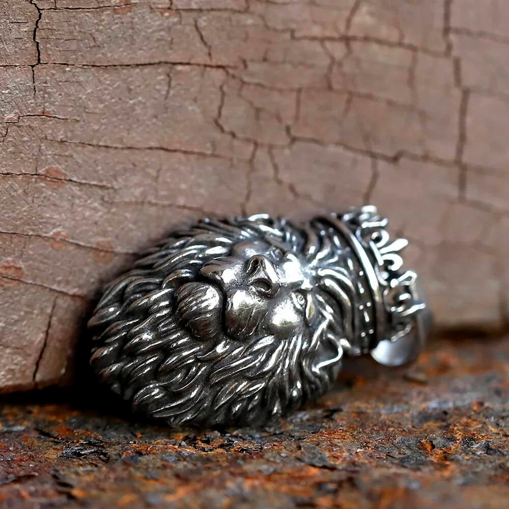 Lion Head with Crown Pendant – Symbol of Royalty and Courage