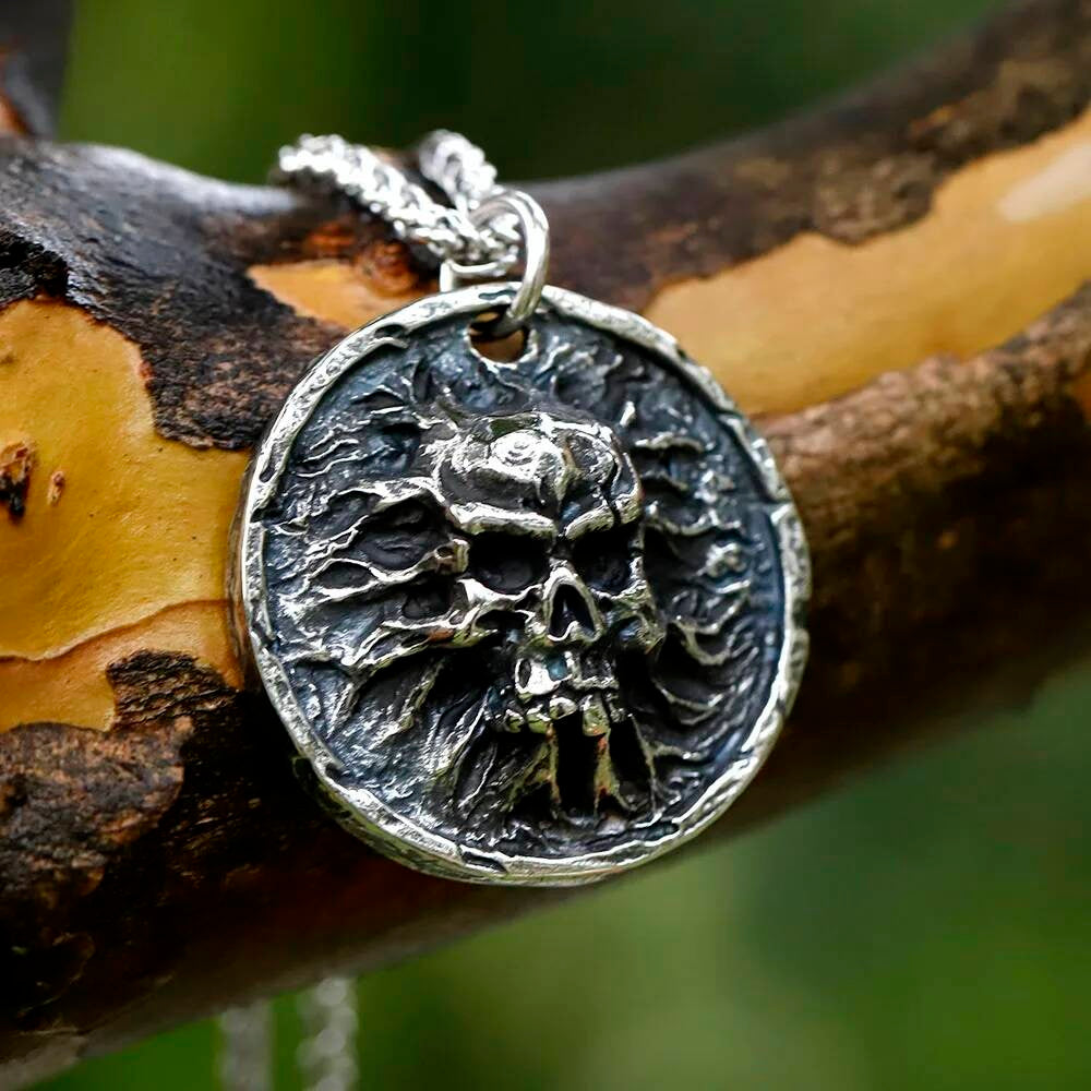 Skull Sunburst Pendant – Stainless Steel Symbol of Power and Mystery