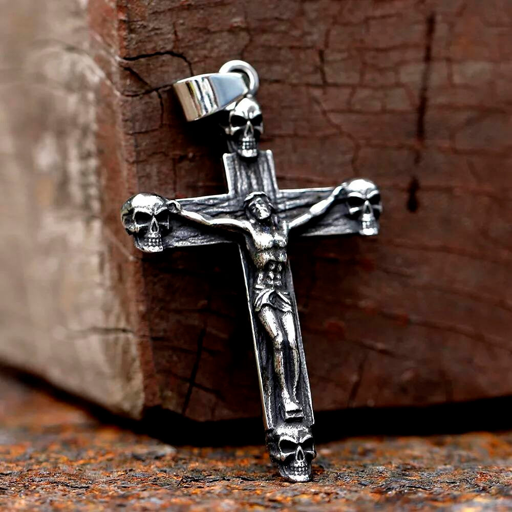 Skull Cross Pendant Necklace – Gothic Crucifix Jewelry with Skull Accents