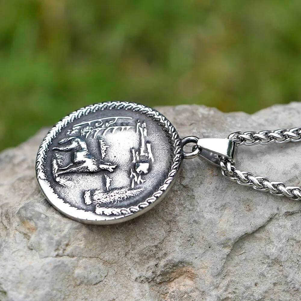Howling Wolf Moon Pendant Necklace – Vintage Viking Stainless Steel Totem Jewelry