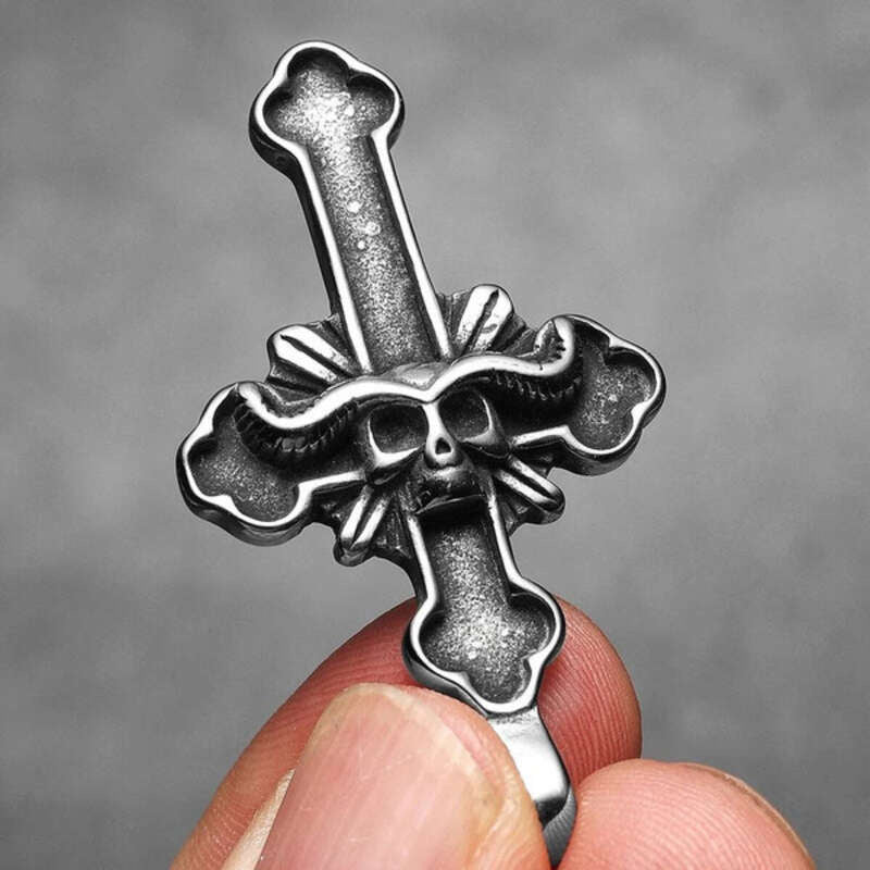 316L Stainless Steel Gothic Cross Pendant Necklace – Faith & Strength Symbol