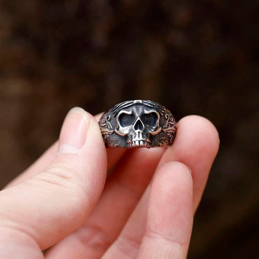 Vintage Skull Ring – 316L Stainless Steel Gothic Punk Motorcycle Band (Unisex)