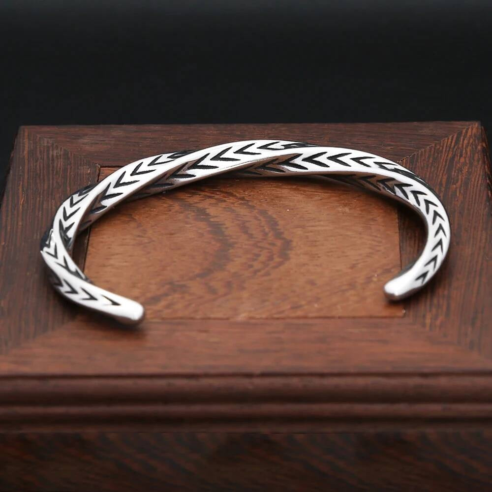 Viking Arrow Pattern Bracelet – Nordic Stainless Steel Cuff