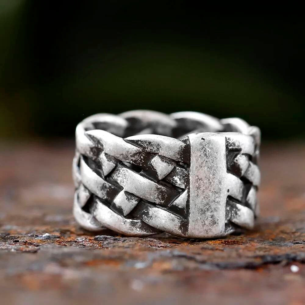 Chain-Knit Gothic Ring – 316L Stainless Steel High-Quality Punk Statement Band