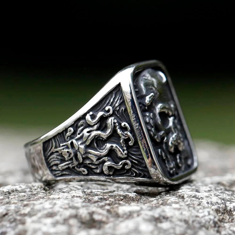 Vintage Biker Skull Ring – 316L Stainless Steel Gothic Statement Band