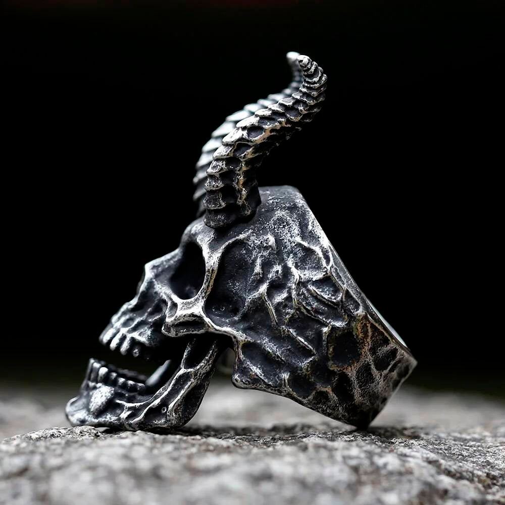 Satanic Skull Horn Ring – 316L Stainless Steel Gothic Statement