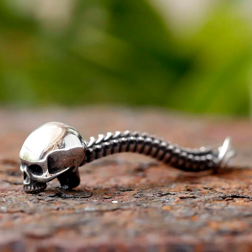 Skeleton Spine Pendant Necklace – Gothic Skull & Vertebrae Jewelry