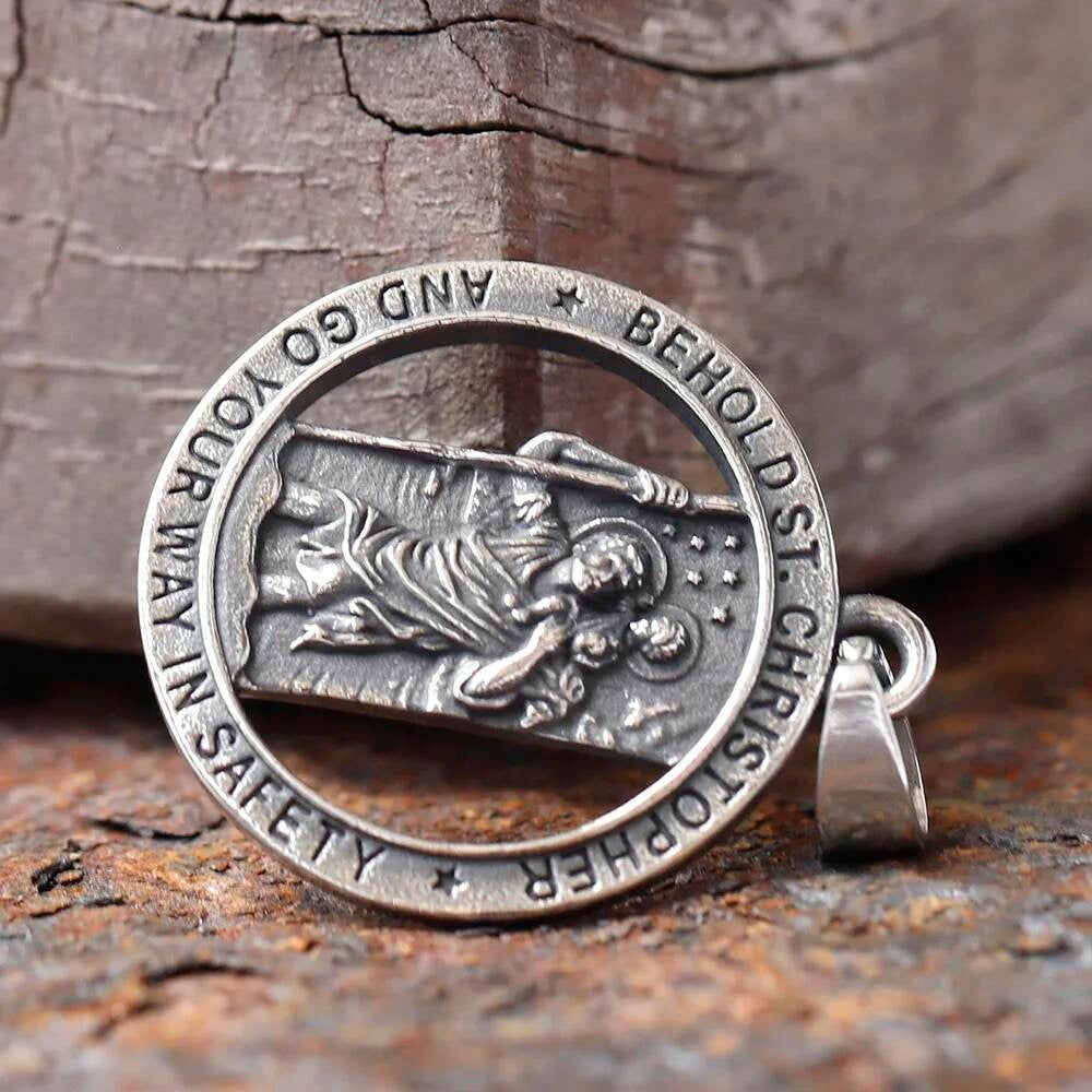 St. Christopher Medallion Necklace – Stainless Steel Protection Pendant for Travelers