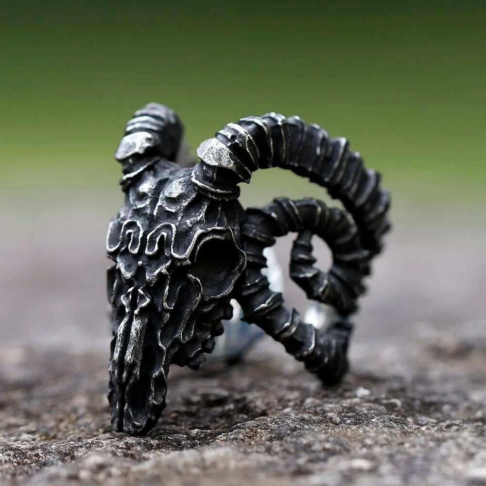 Ram Skull Ring – Gothic Biker Stainless Steel Horned Animal Jewelry