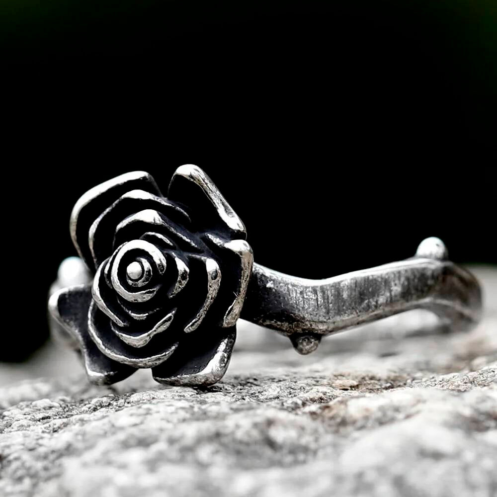 Vintage Gothic Flower Ring – 316L Stainless Steel Wiccan Amulet