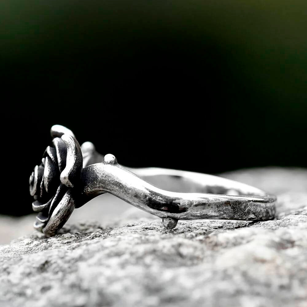 Vintage Gothic Flower Ring – 316L Stainless Steel Wiccan Amulet