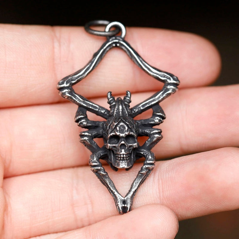 Gothic Skull Spider Pendant Necklace – Stainless Steel Dark Symbolic Jewelry