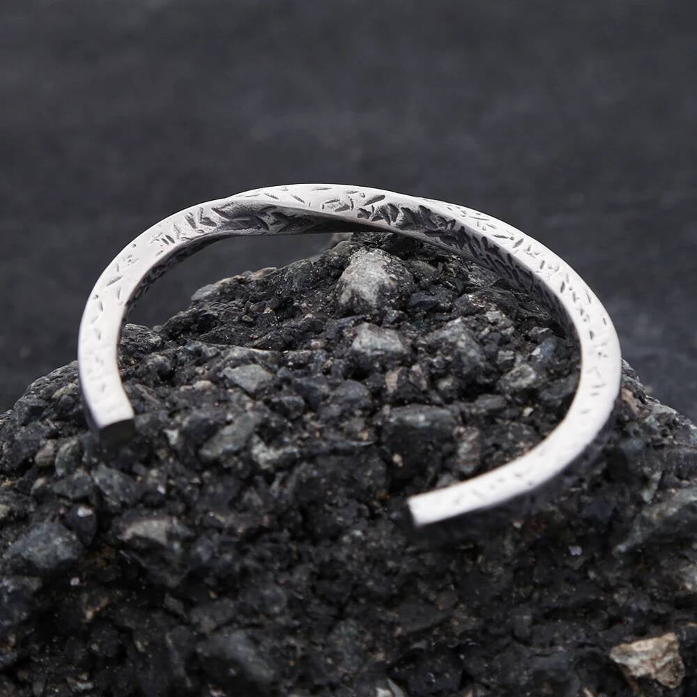 Hammered Texture Cuff Bracelet – Minimalist 316L Stainless Steel Open Bangle for Men & Women