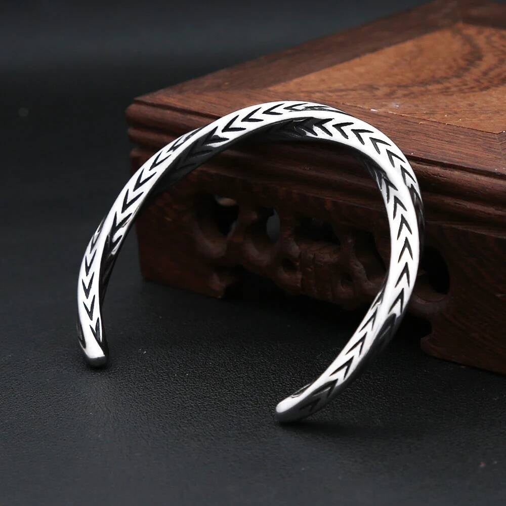 Viking Arrow Pattern Bracelet – Nordic Stainless Steel Cuff