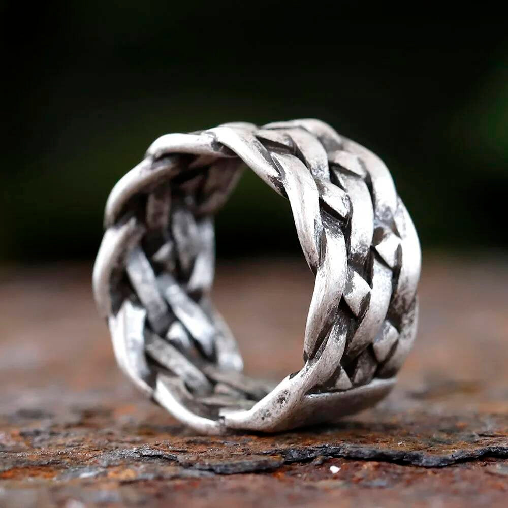 Chain-Knit Gothic Ring – 316L Stainless Steel High-Quality Punk Statement Band