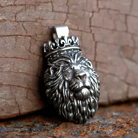 Lion Head with Crown Pendant – Symbol of Royalty and Courage