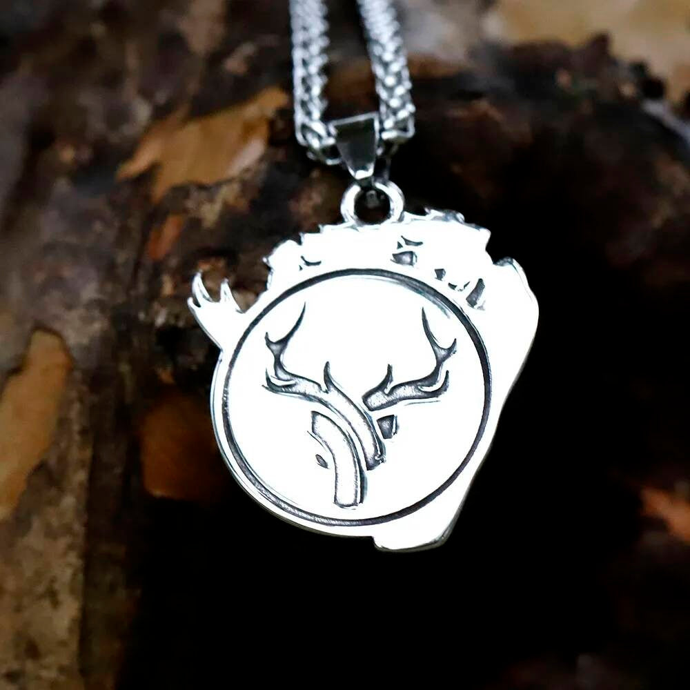 Moose Forest Pendant Necklace – Silver Wildlife Amulet