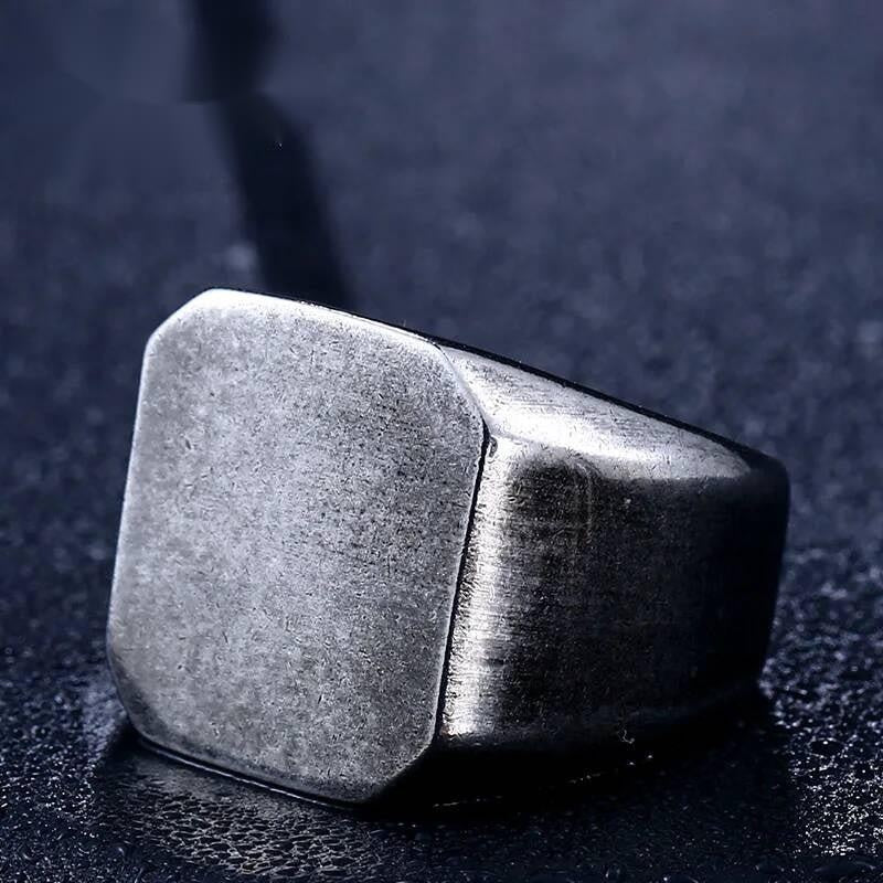 Vintage Signet-Style Ring – 316L Stainless Steel Classic Band