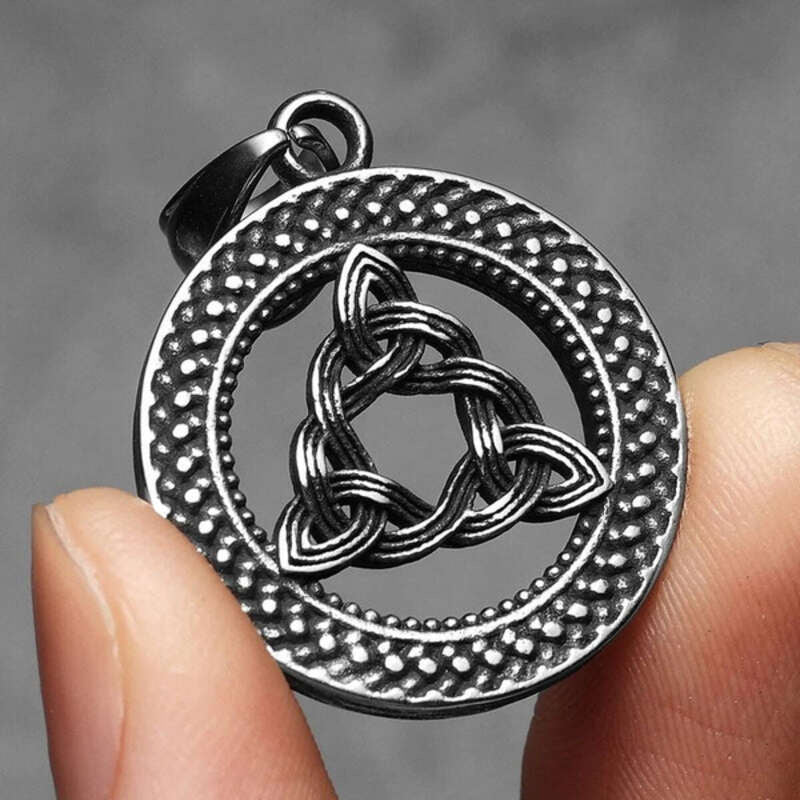 Celtic Triquetra Knot Pendant – Stainless Steel Circle Amulet Necklace