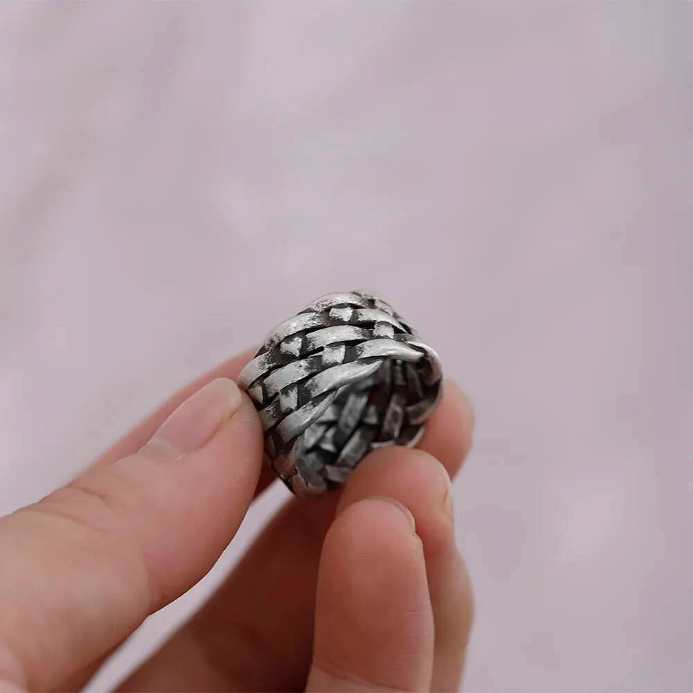 Chain-Knit Gothic Ring – 316L Stainless Steel High-Quality Punk Statement Band