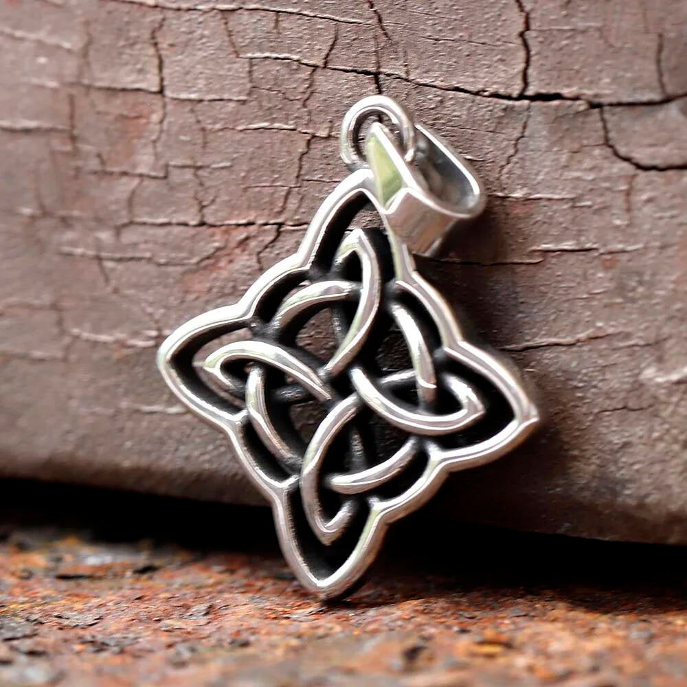 Celtic Knot Flower Pendant Necklace – Stainless Steel Eternal Harmony Symbol