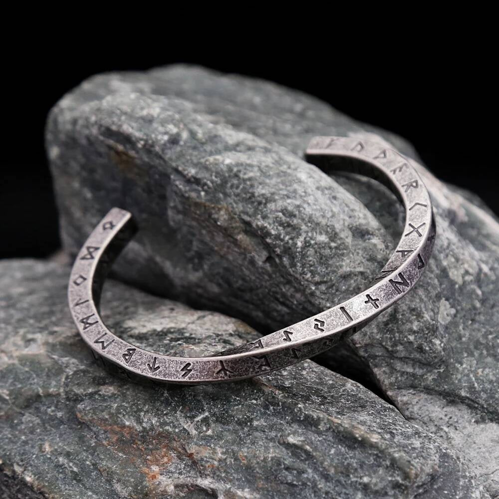 Celtic Knot Bracelet – Stainless Steel Nordic Cuff